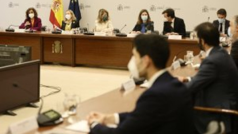 El Gobierno aprobará un descuento en el gasóleo profesional de 500 millones para los transportistas, que rechazan la medida