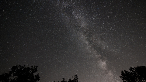 12/08/2024 Lluvia de Perseidas vista desde la Sierra de Guadarrama, a 12 de agosto de 2024, en Buitrago de Lozoya, Madrid.