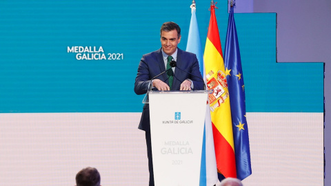 El Presidente del Gobierno, Pedro Sánchez, durante la ceremonia de entrega de la Medalla de Galicia este domingo en Santiago de Compostela.