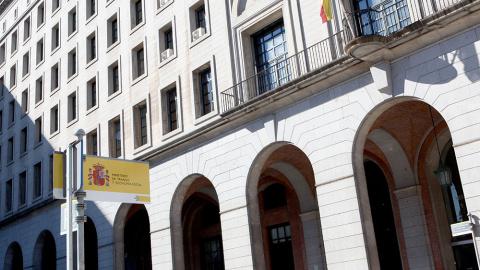 Fachada de la sede del Ministerio de Trabajo y Economía Social, en la zona de Nuevos Ministerios, en Madrid.