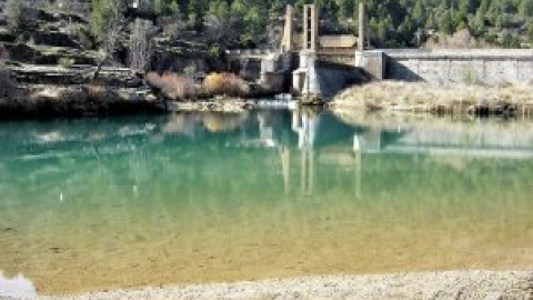 Muere un hombre de 60 años tras ser encontrado inconsciente en la playeta de La Lastra de Enguídanos