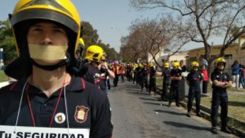 Bomberos de Málaga: "No tenemos ni radiales en los camiones"