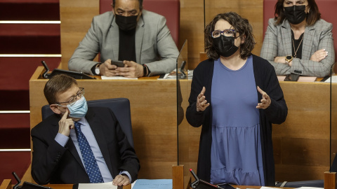 La vicepresidenta de la Generalitat valenciana, Mónica Oltra, junto al president, Ximo Puig , durante la sesión de control de les Corts de Valencia. E.P./Rober Solsona