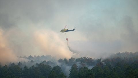 17 de agosto de 2024. Un efectivo aéreo durante un incendio forestal, a 17 de agosto de 2024.