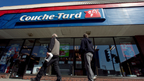 Una tienda de Couche-Tard en Montreal. REUTERS/Christinne Muschi