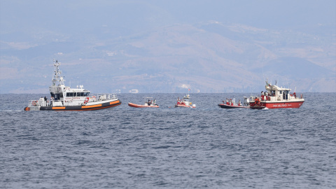 Varias embarcaciones buscan a las víctimas del yate hundido en Porticello (Sicilia)