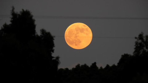 La luna de sangre, desde Natanya, Israel. EFE/Abir Sultan