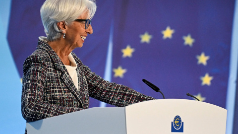 La presidenta del BCE, Christine Lagarde, en una rueda de prensa tras la reunión del Consejo de Gobierno de la entidad, en su sede en Fráncfort. REUTERS/Jana Rodenbusch