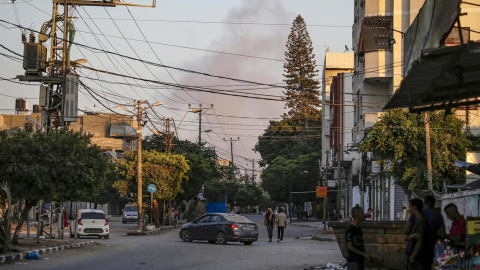 24 de agosto de 2024. Humo tras una operación militar israelí en Deir Al Balah, a 24 de agosto de 2024.