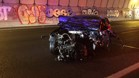 Estado en el que quedó uno de los vehículos siniestrados. EMERGENCIAS MADRID