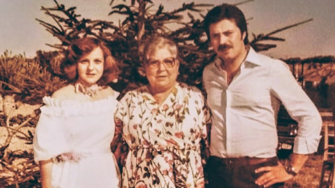 Elisa Garrido, ‘La Mañica’, en la boda de su hermano en los años 70./ Cedida por la familia