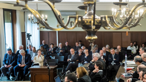 Vista general de la sala de la Audiencia de Sevilla donde se ha seguido el juicio de la pieza política del caso ERE contra 21 ex altos cargos de la Junta. EFE/Raúl Caro