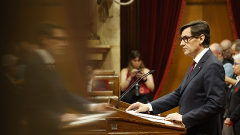 El candidato a la investidura para presidir la Generalitat de Catalunya, Salvador Illa, interviene en el debate del pleno de investidura.