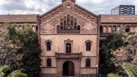 Façana del Col·legi Major Universitari Ramon Llull.