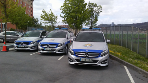 La solución es que los agentes más altos utilicen los coches antiguos. / AYUNTAMIENTO DE BILBAO