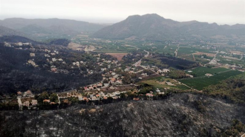 Vista aérea de la zona afectada por el incendio en Llutxent. / Unidad Militar de Emergencias (UME)