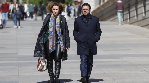 21/04/2022-El presidente de la Generalitat de Cataluña, Pere Aragonès, fotografiado a su llegada este jueves 21 de abril al Congreso de los Diputados en Madrid para reunirse con representantes de los partidos que han denunciado haber sido víctimas de "