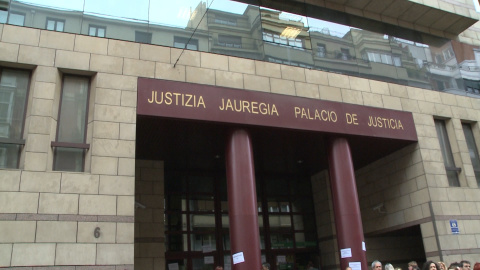 Fachada de los Juzgados de Bilbao en una imagen de  archivo.