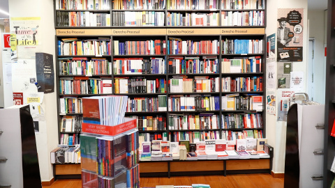 22/2/22-Interior de una librería independiente, en Madrid, (España), a 13 de noviembre de 2020.