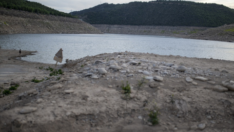 28 de abril de 2023. El embalse de Rialb, en Lleida (Catalunya) cerrado a causa de la sequía, a 28 de abril de 2023.