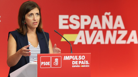 La portavoz de la Ejecutiva del PSOE, Esther Peña, este lunes en la rueda de prensa celebrada en Ferraz.