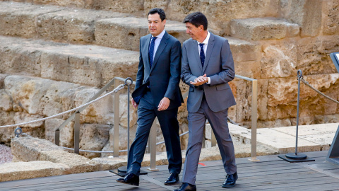 El Presidente de la Junta de Andalucía, Juanma Moreno, y el vicepresidente de la Junta, Juan Marín, ante el Teatro Romano de Málaga a 19 de abril del 2022.