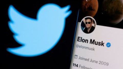 Elon Musk expulsa a todo el consejo de administración de Twitter y planea cobrar por tener una cuenta verificada