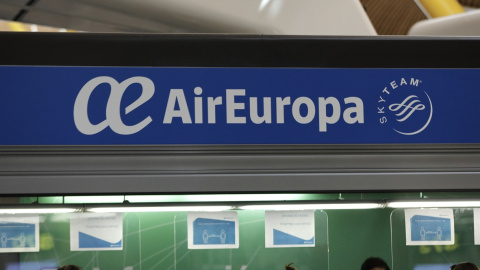 Ventanilla de Air Europa en la Terminal T4 del aeropuerto Adolfo Suárez Madrid-Barajas. E.P./Jesús Hellín