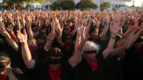 04/12/2019- Miles de mujeres mayores participan en una protesta contra la violencia machista en Santiago de Chile. REUTERS / Ivan Alvarado