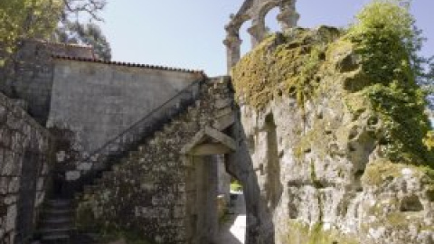 La Fiscalía abre diligencias contra Baltar y la Xunta de Feijóo por dañar el patrimonio del monasterio más antiguo de Galicia