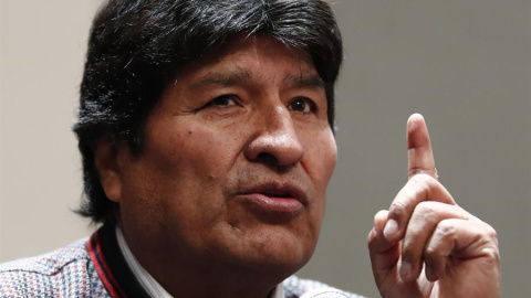 06/12/2019.- Fotografía de archivo del 20 de noviembre de 2019 del expresidente de Bolivia Evo Morales durante una conferencia de prensa en Ciudad de México (México). Morales, asilado en México, viajó este viernes a Cuba para una consulta médica, in