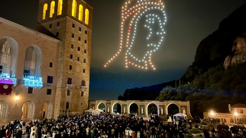 07/09/2024 - L'espectacle de drons que va clausurar l'acte inaugurar del Mil.lenari de Montserrat.