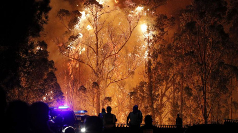 Un incendio del pasado verano en la parroquia de Chandebrito (Galicia). / EFE