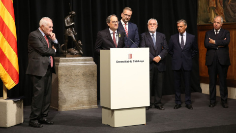 El president de la Generalitat, Quim Torra, i el conseller d'Acció Exterior, Ernest Maragall, en reunió amb els cònsols acreditats a Catalunya / Europa Press