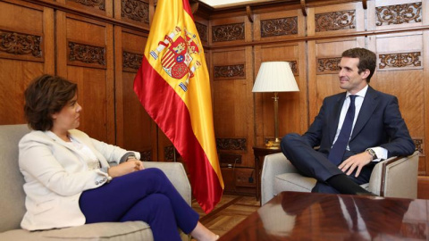 El presidente del Partido Popular Pablo Casado, y la exvicepresidenta del gobierno Soraya Sáez de Santamaría. /EFE