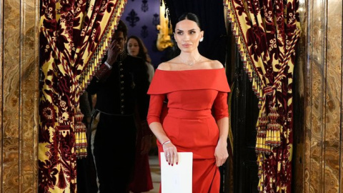 La embajadora de Serbia, Irena Sarac, durante la ceremonia de entrega de cartas credenciales al rey Felipe VI en el Palacio Real de Madrid. — Borja Sanchez-Trillo / EFE