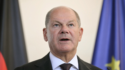 El canciller alemán Olaf Scholz habla durante una conferencia de prensa conjunta con el primer ministro británico Keir Starmer en la Cancillería, tras su reunión durante su visita a Alemania.