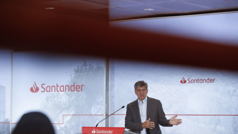 El consejero delegado del banco Santander, José Antonio Álvarez, durante la presentación de los resultados del primer trimestre de 2022 en la Ciudad Grupo Santander, en Boadilla del Monte. EFE/ Javier Lizon