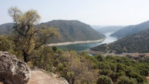 Más de 400.000 andaluces están en riesgo de sufrir cortes de agua por unas obras que no ha hecho la Junta