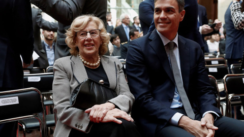 Pedro Sánchez con Manuela Carmena, en los actos del día de la Comunidad de Madrid, el pasado 2 de Mayo. EFE/Chema Moya