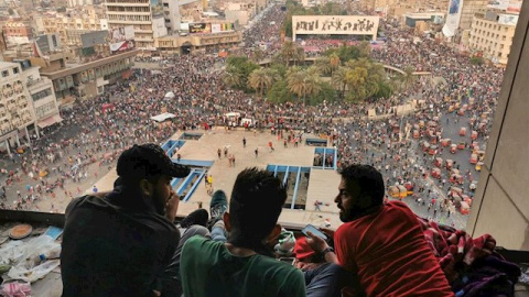 Protesta antigubernamental protagonizada por chiíes en la plaza Tahrir de Bagdad, Irak. / Europa Press