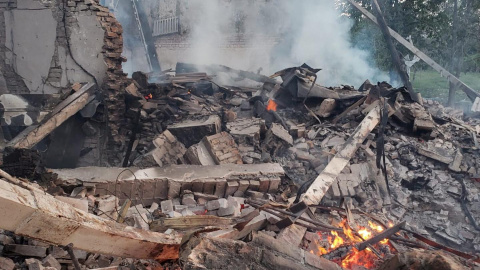 08/05/2022 Un edificio parcialmente destruido después de que un colegio fuera bombardeado en Belogorovka, Ucrania