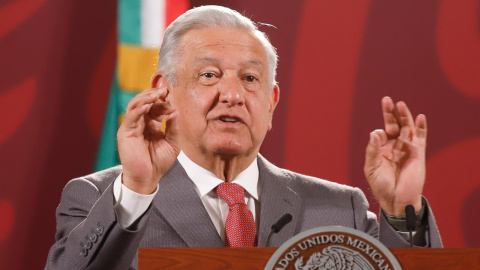 El presidente de México, Andrés Manuel López Obrador, ofrece una rueda de prensa matutina en el Palacio Nacional, en Ciudad de México, este martes 10 de mayo de 2022.