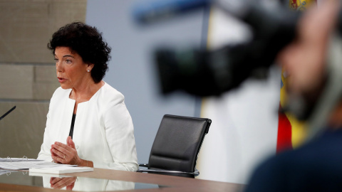 La ministra de Educación y portavoz del Gobierno, Isabel Celaá, durante la rueda de prensa posterior a la reunión del Consejo de Ministros. EFE/Chema Moya