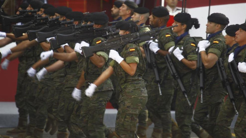 El Ejército desfila en el Día de las Fuerzas Armadas. EP