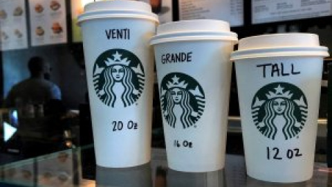 Starbucks niega la subida de sueldos a los empleados sindicalizados en EEUU