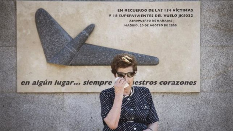 Homenaje a las víctimas del accidente de Spanair. / EFE