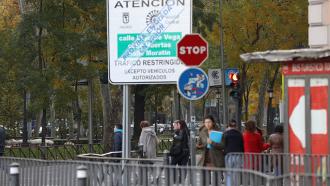 Panel en la vía pública sobre la entrada en vigor de Madrid Central./ Ayuntamiento de Madrid.