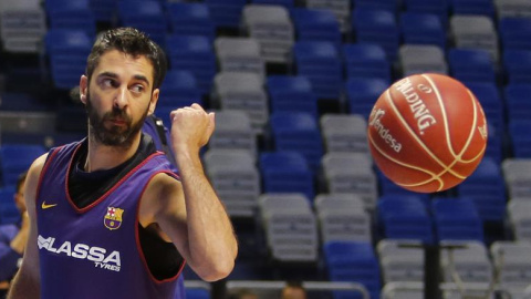 El escolta internacional del FC Barcelona Lassa Juan Carlos Navarro durante el entrenamiento realizado esta mañana previo al partido de semifinales de la Supercopa Endesa que jugará esta tarde ante el Herbalife Gran Canaria, en el Palacio de Deportes de