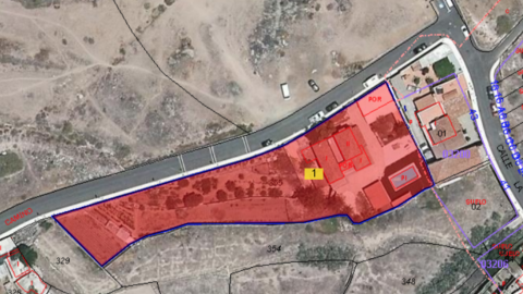 Sombreada de rojo la finca 355 del polígono 6 de Adeje, declarada rústica con protección natural, de 2.796 metros cuadrados.